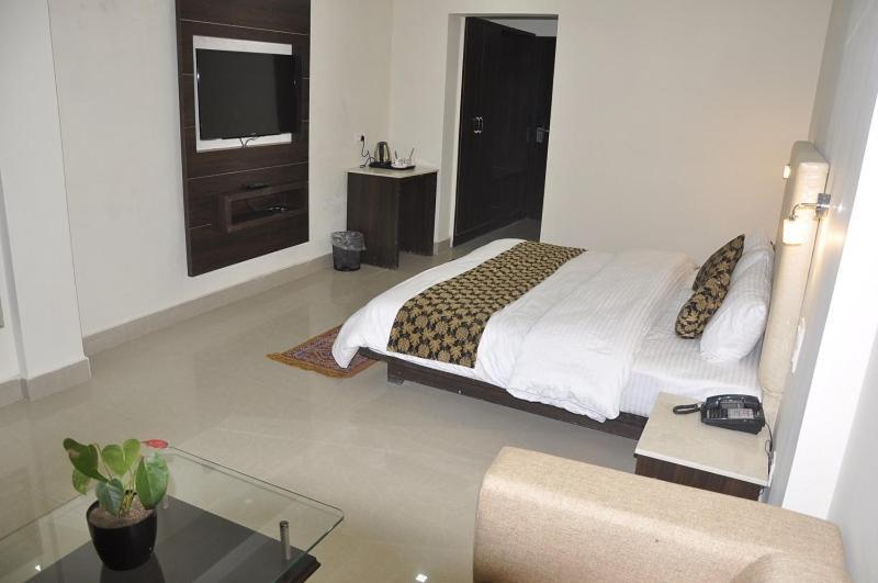 Oyo 28425 Dal Lake Resort Dharamshala Exterior photo